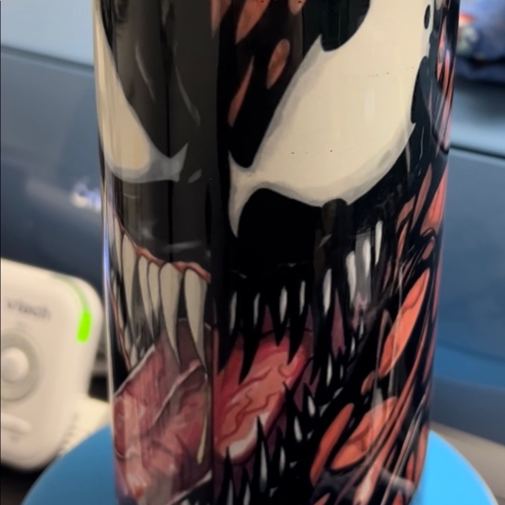 20oz venom tumbler